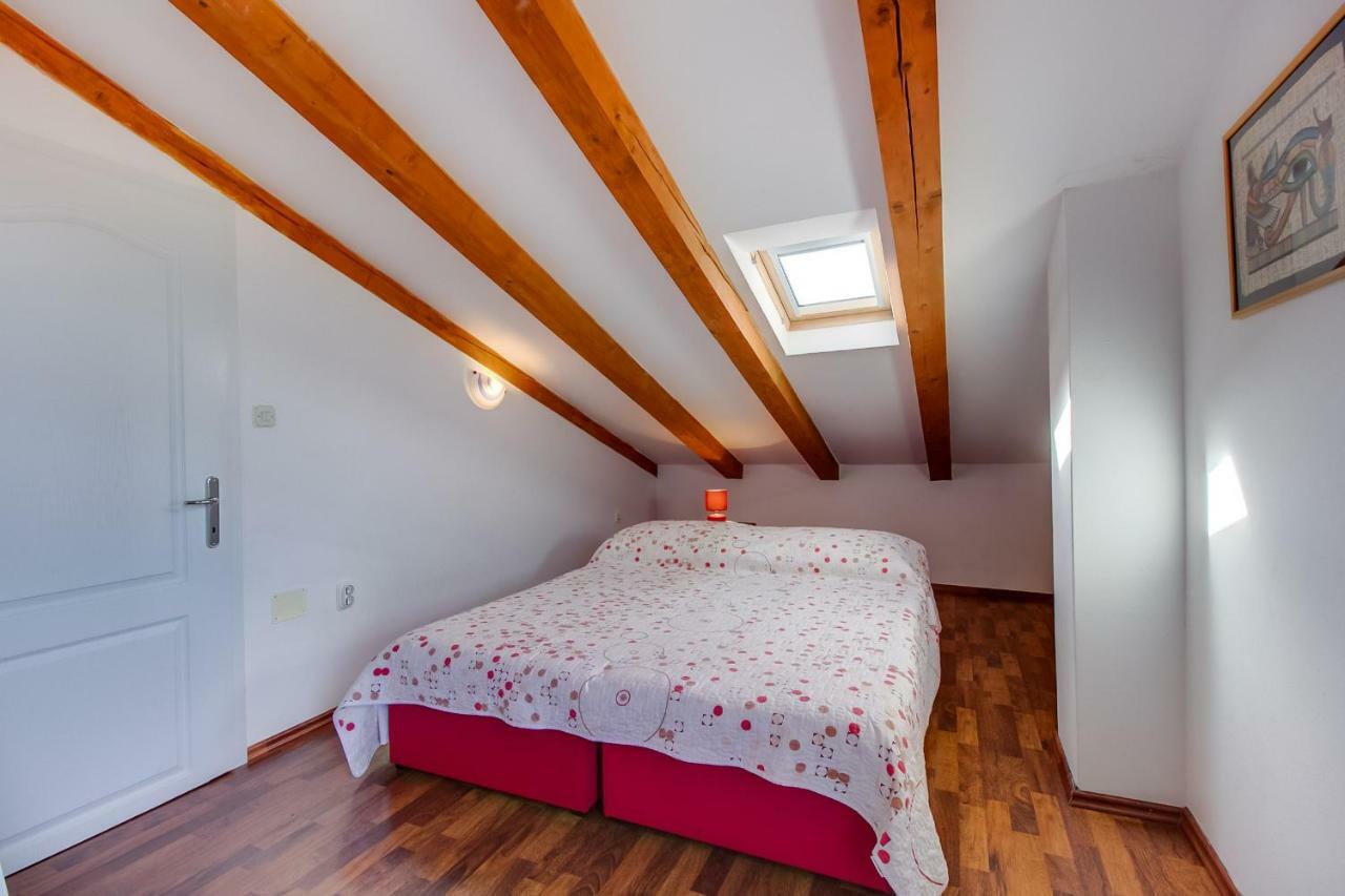 Apartman Natasa Mali Lošinj Buitenkant foto